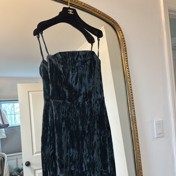 16Arlington Minelli Velvet Feather-Hem Midi Dress US 4 new with tags $1450 - Picture 7 of 12
